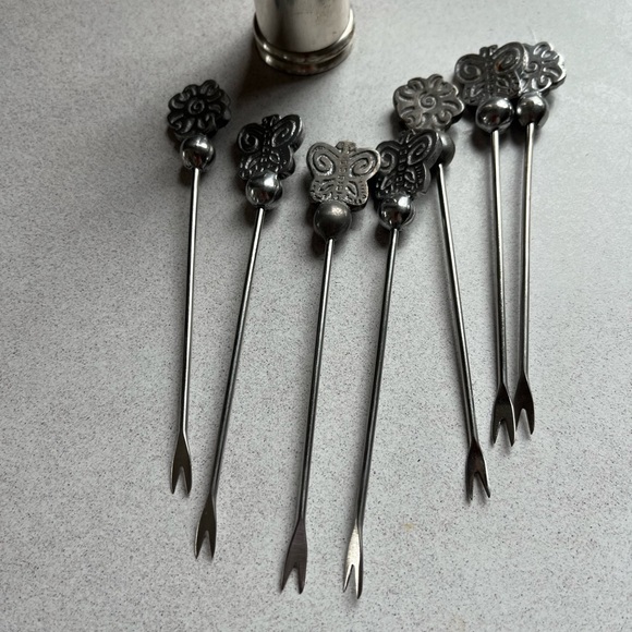 Pier one olive or fruit skewers set (8) silver color 4” - Picture 4 of 7